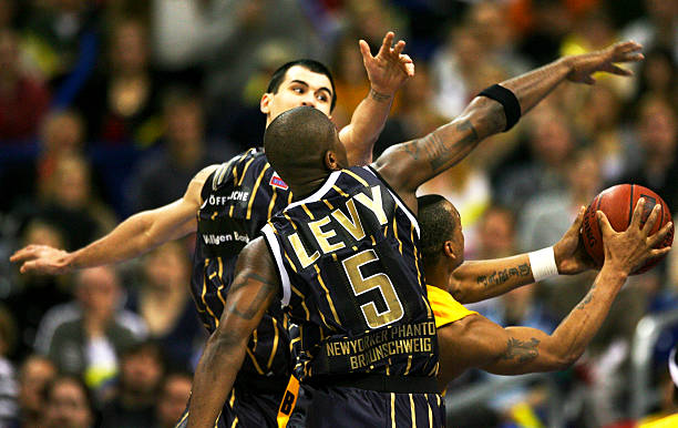 邹阳的续约 邹阳的续约