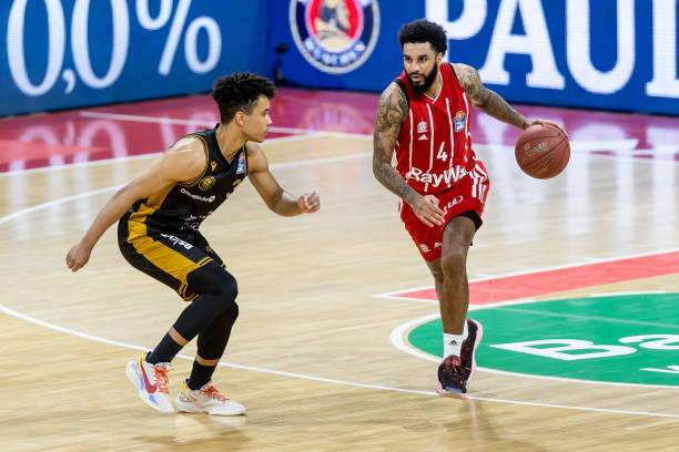 比例更高 比例更高